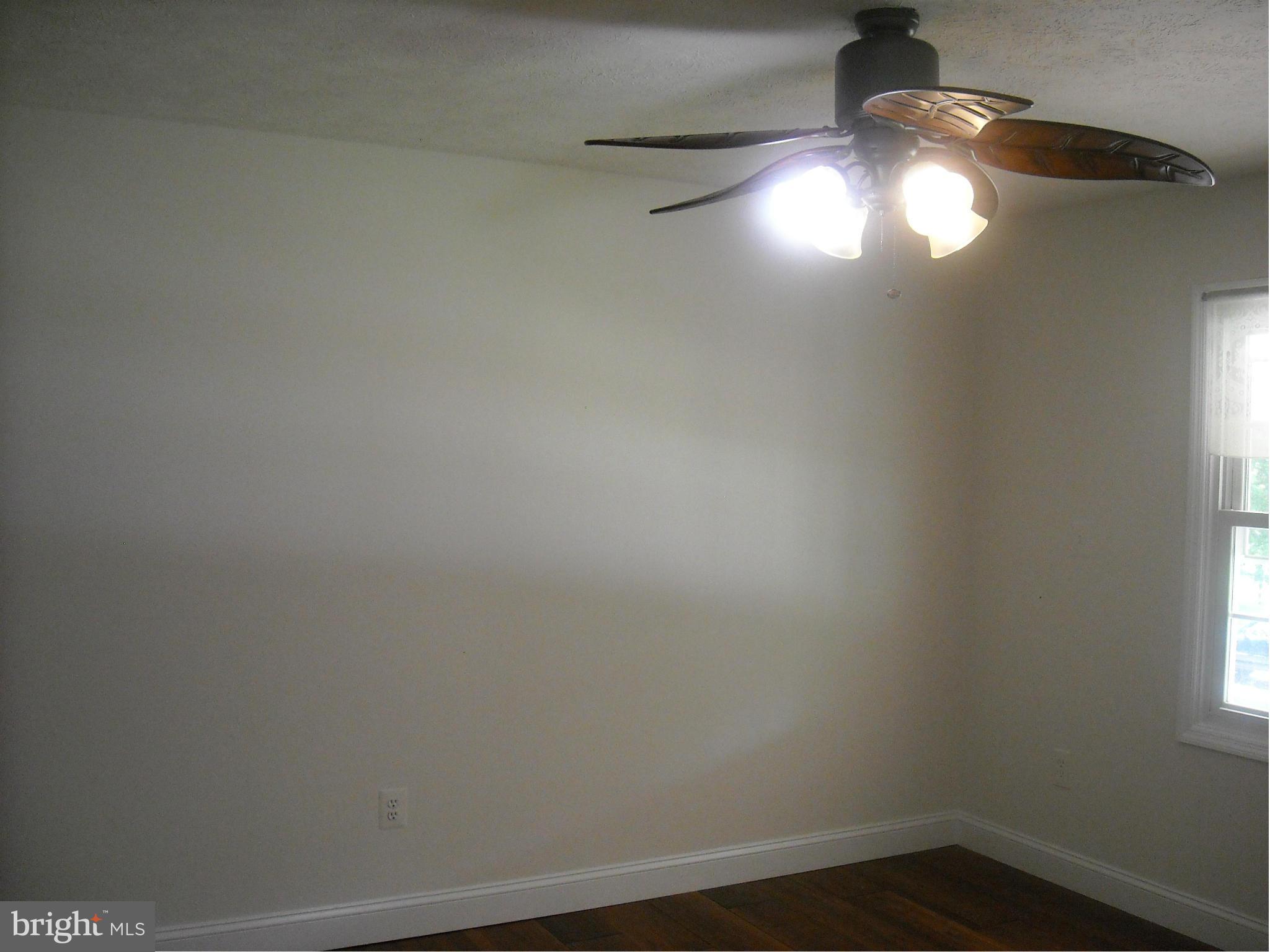 MINNIEVILLE MANOR - Residential Lease