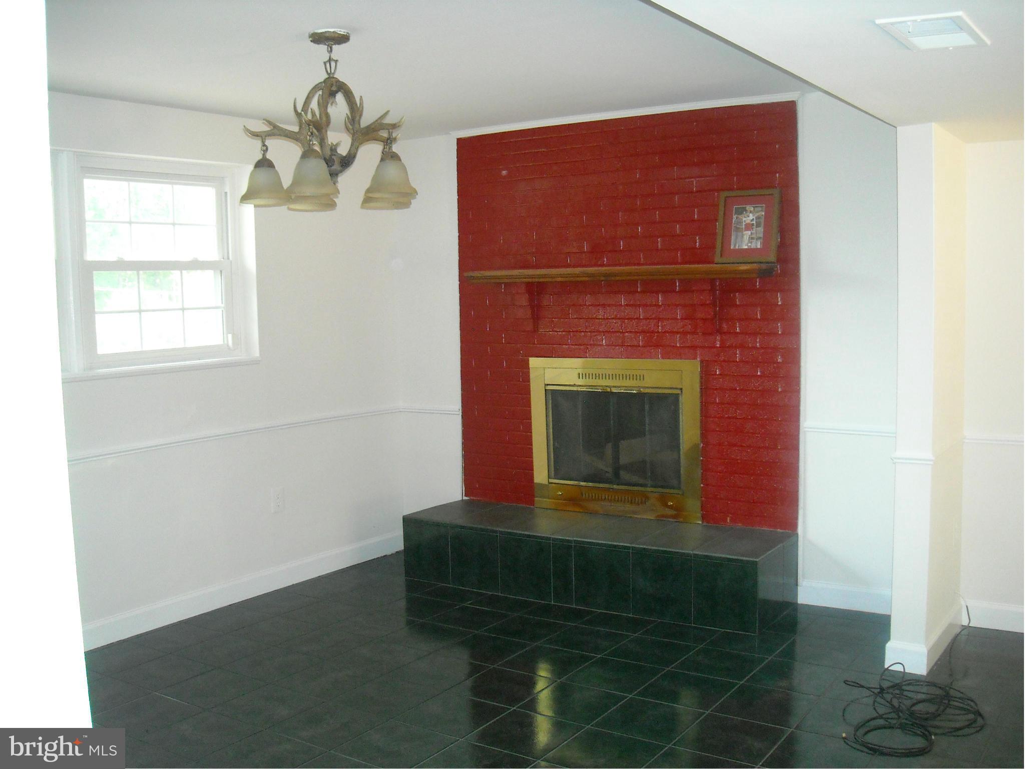 MINNIEVILLE MANOR - Residential Lease