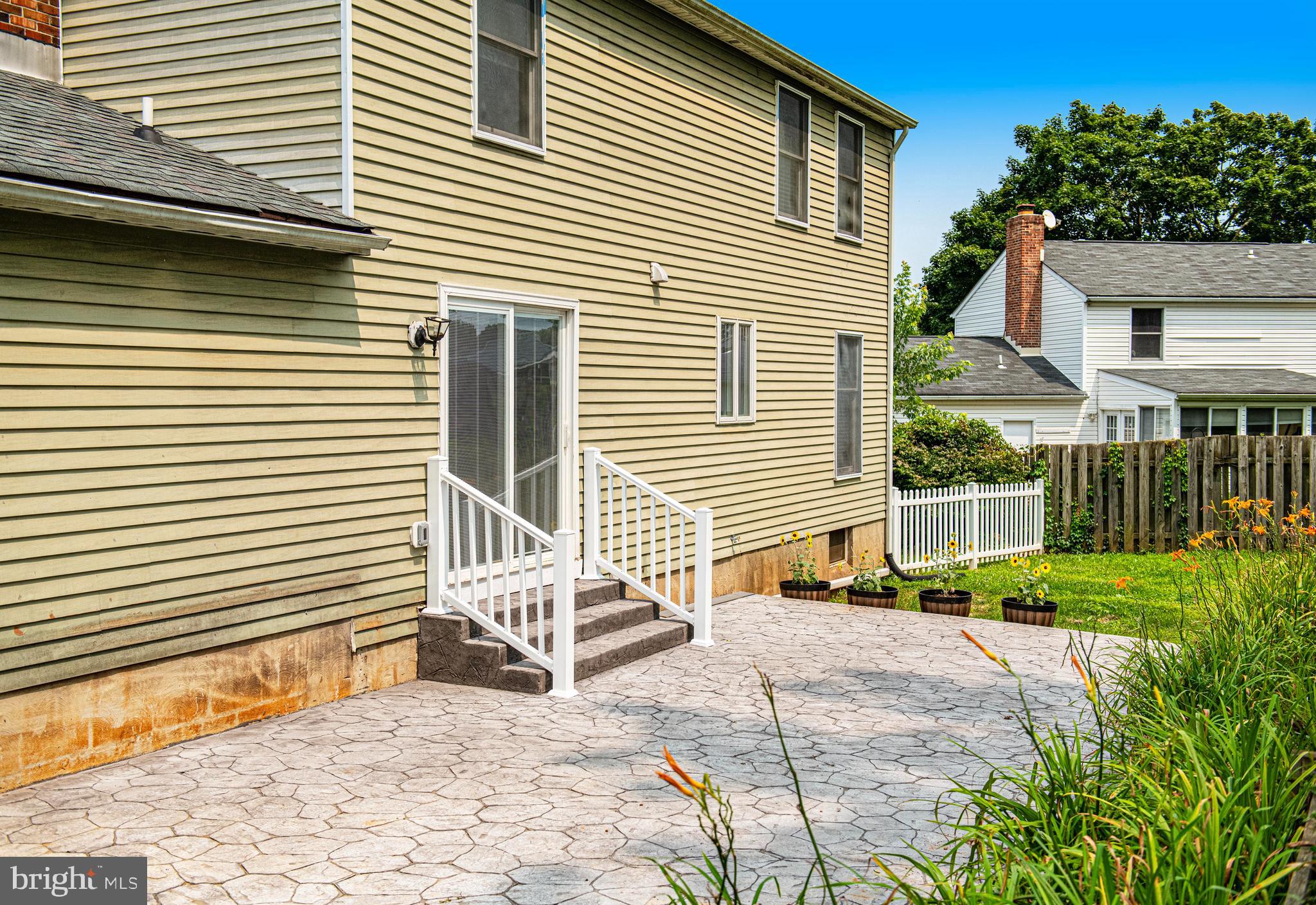 HARFORD WOODS - Residential Lease