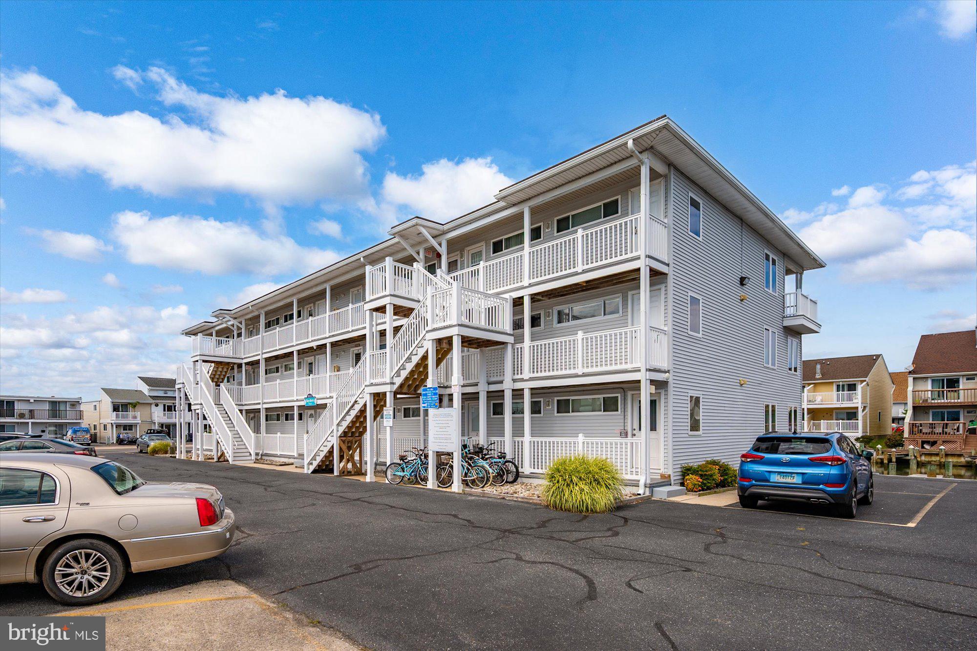 512 ROBIN DRIVE 9