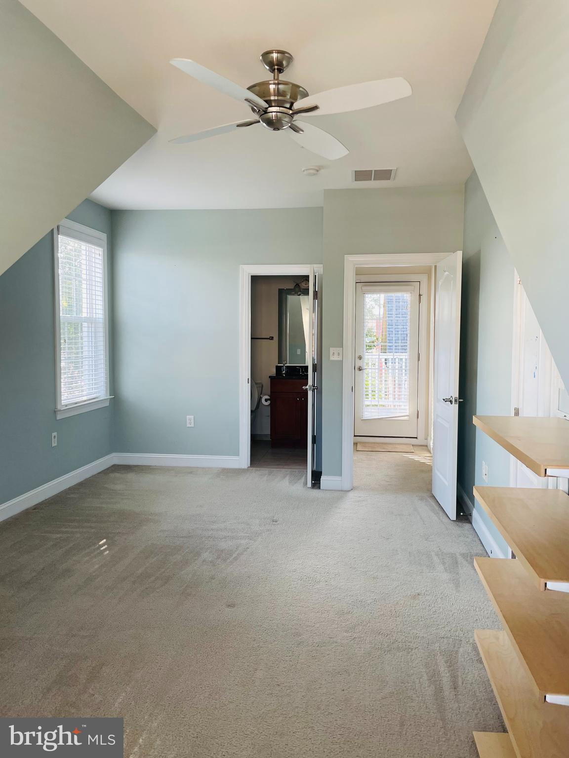 BUCKINGHAM COMMONS - Residential Lease