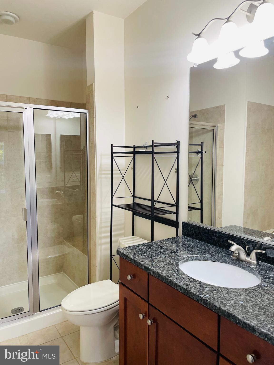 BUCKINGHAM COMMONS - Residential Lease