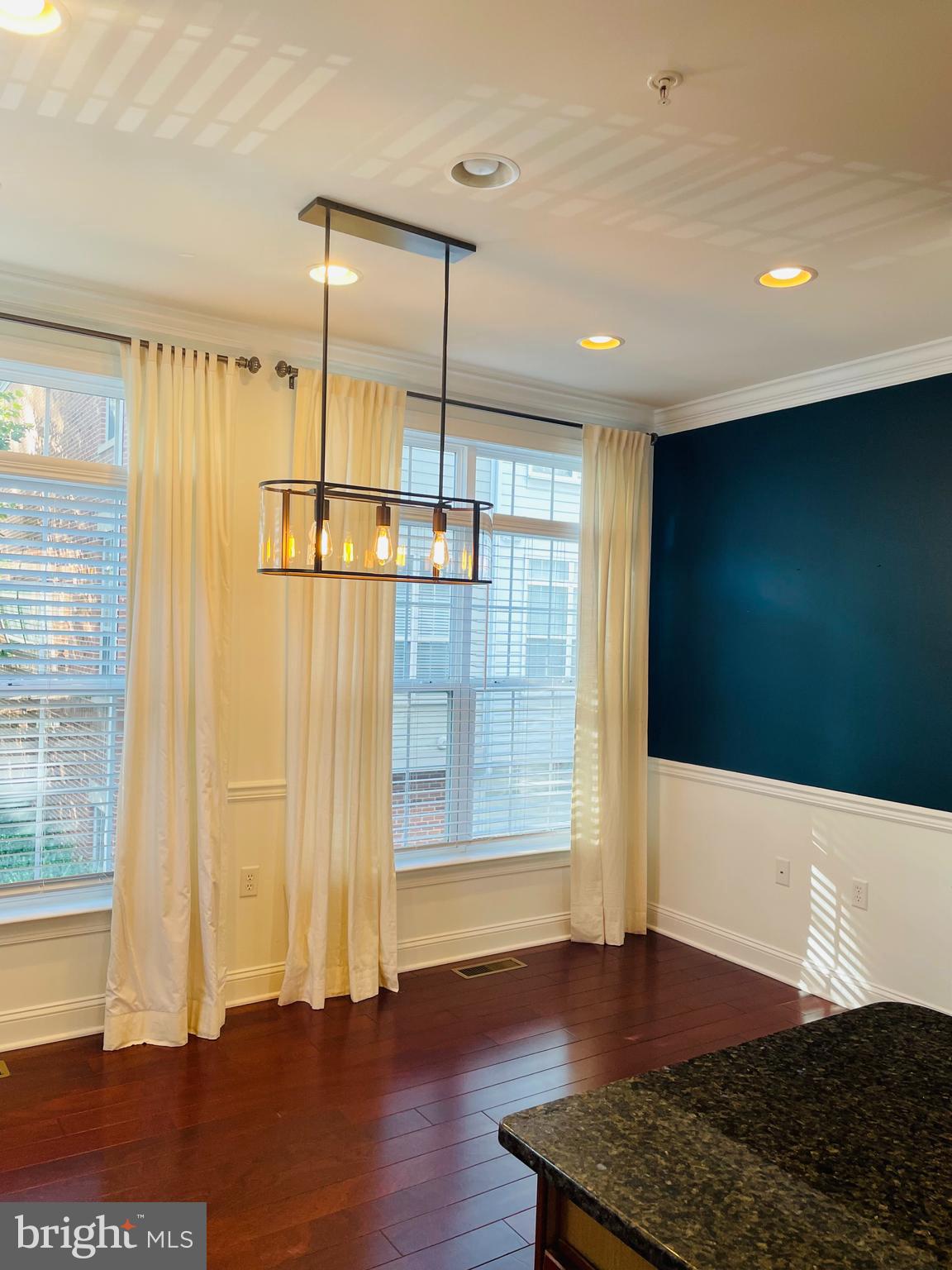 BUCKINGHAM COMMONS - Residential Lease