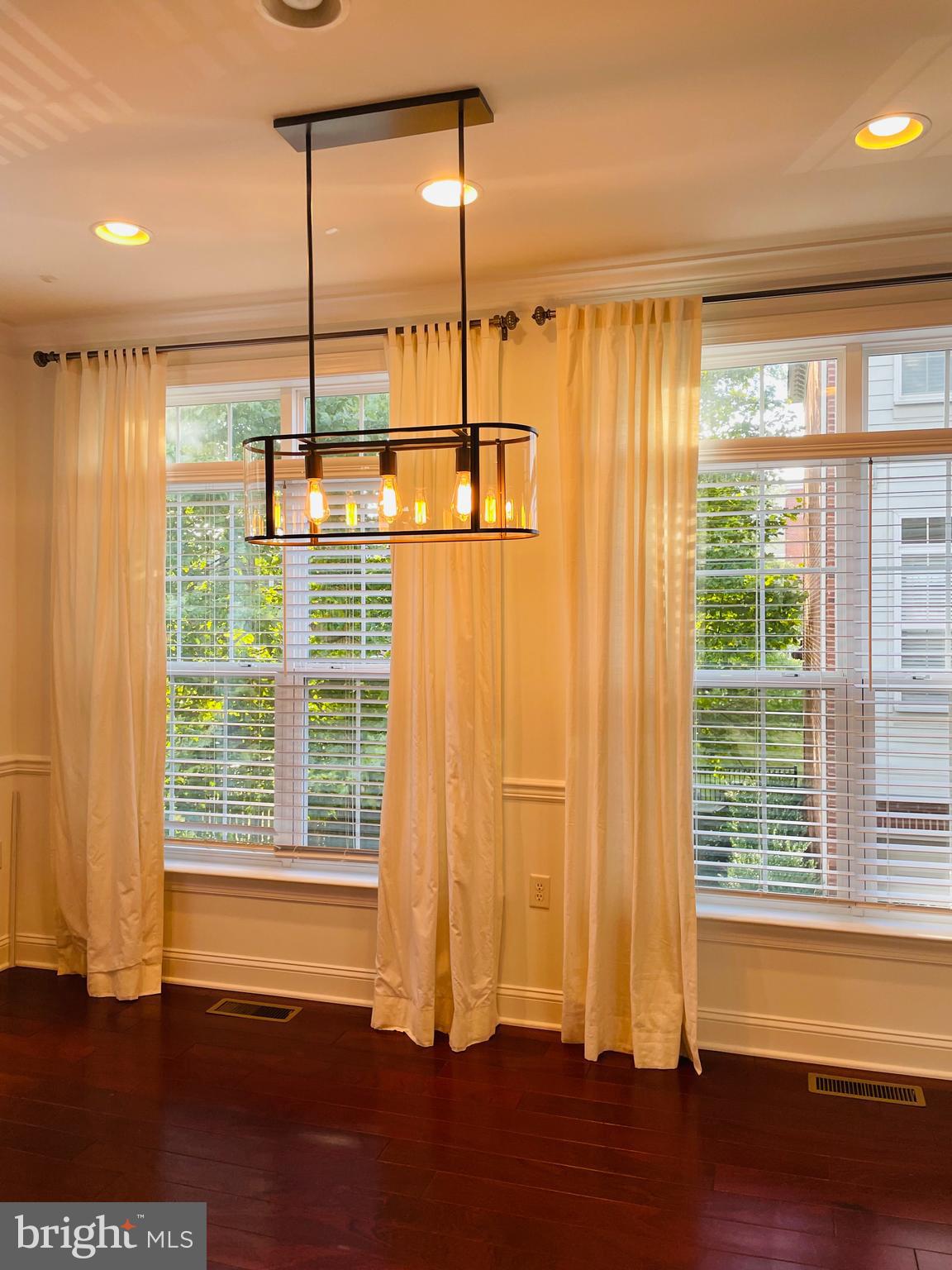 BUCKINGHAM COMMONS - Residential Lease