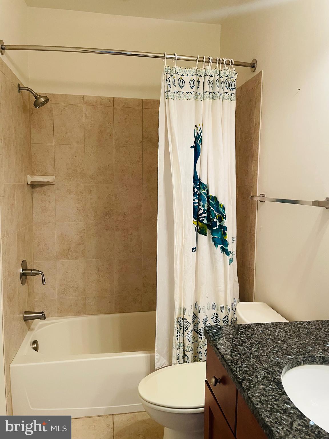 BUCKINGHAM COMMONS - Residential Lease