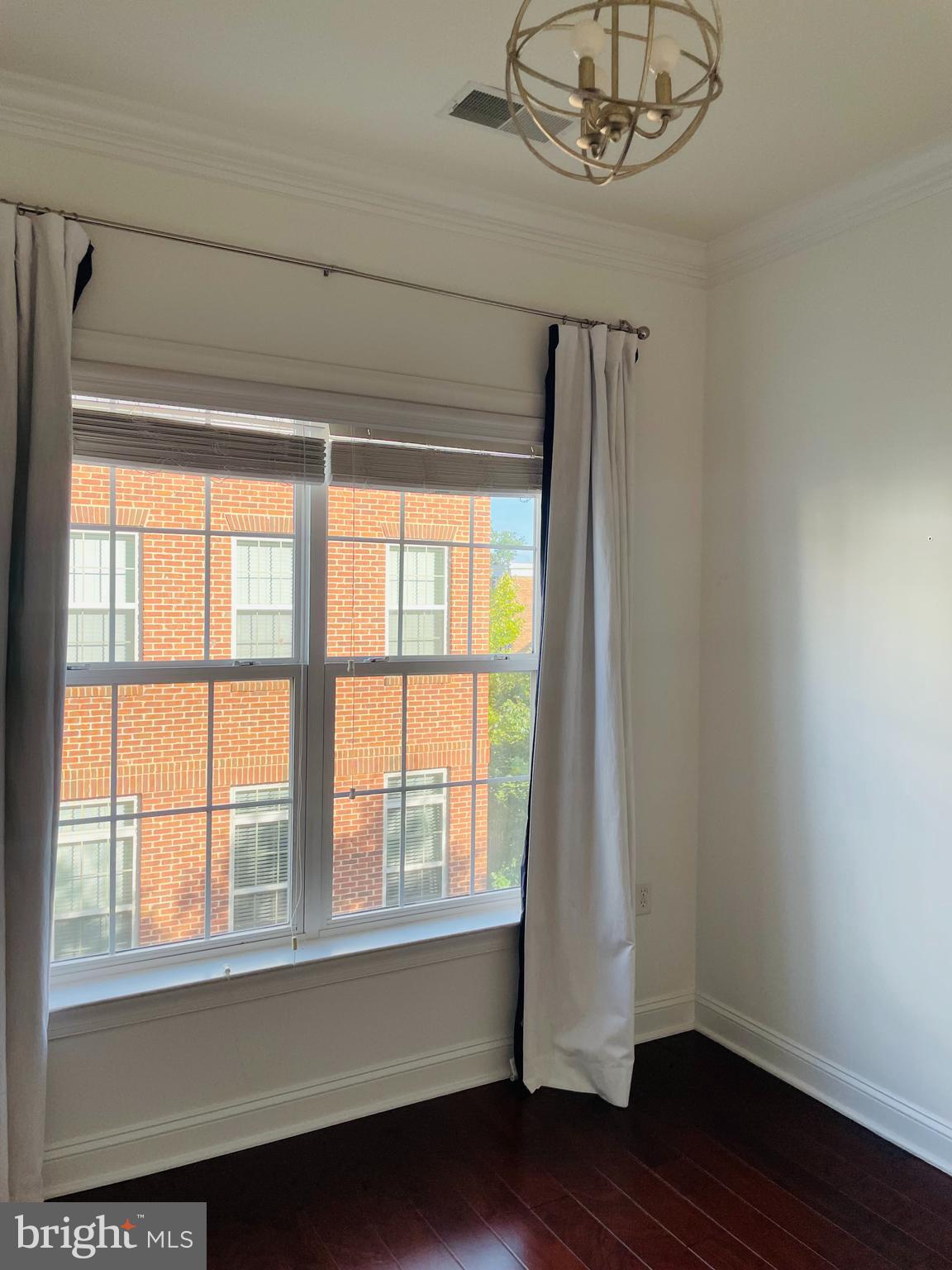 BUCKINGHAM COMMONS - Residential Lease