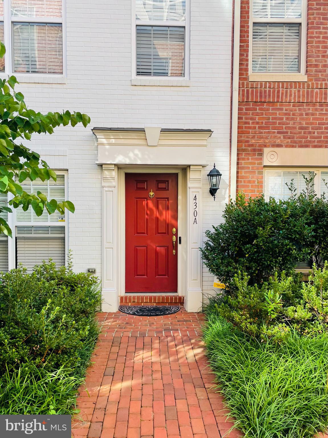 BUCKINGHAM COMMONS - Residential Lease