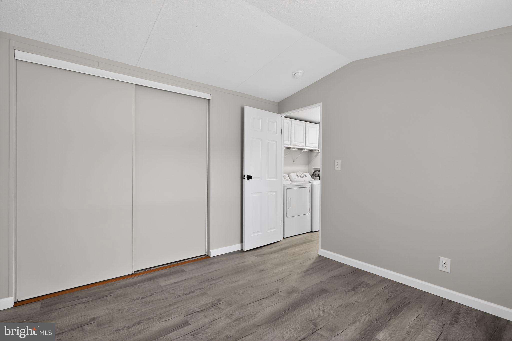 SHADY PARK - Residential