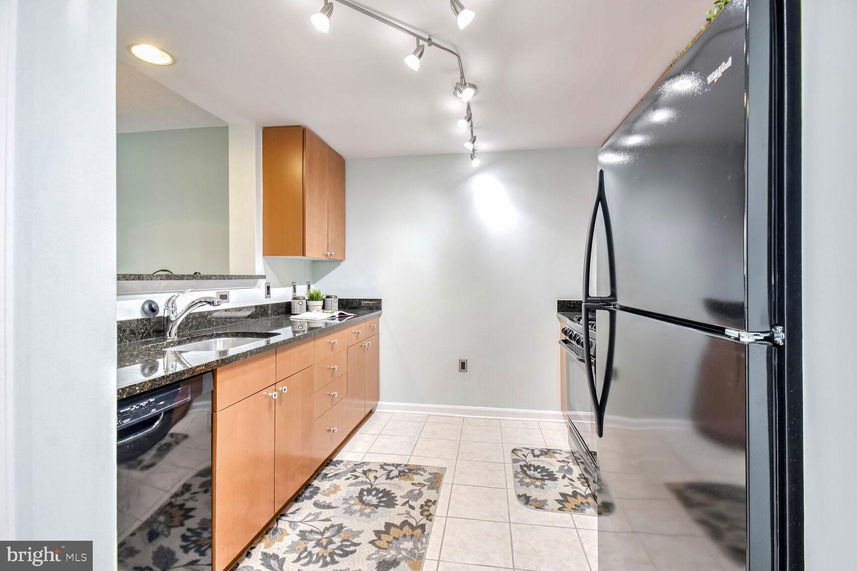 CRESCENT - Residential Lease