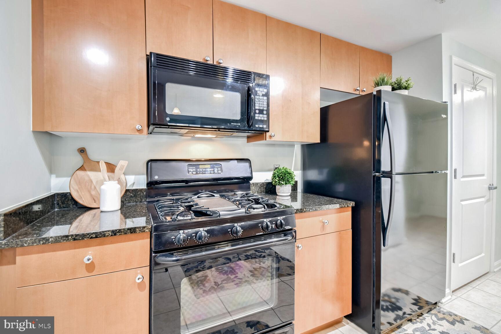 CRESCENT - Residential Lease