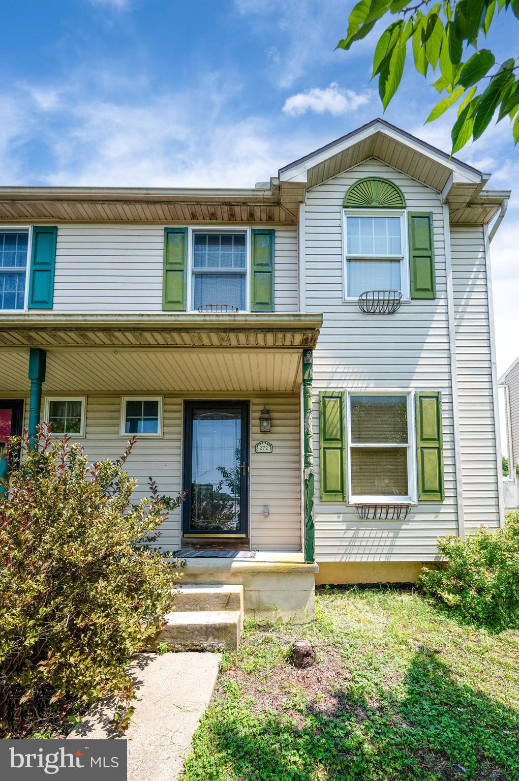 272 N WHITEOAK STREET