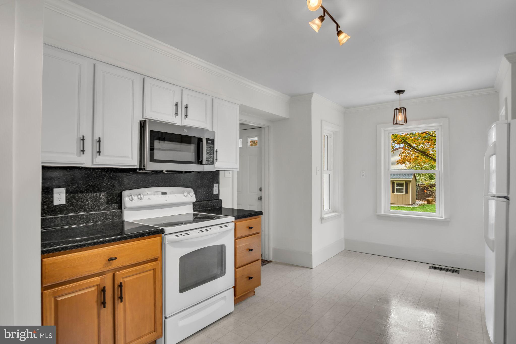 POINT RIDGE FARMS - Residential