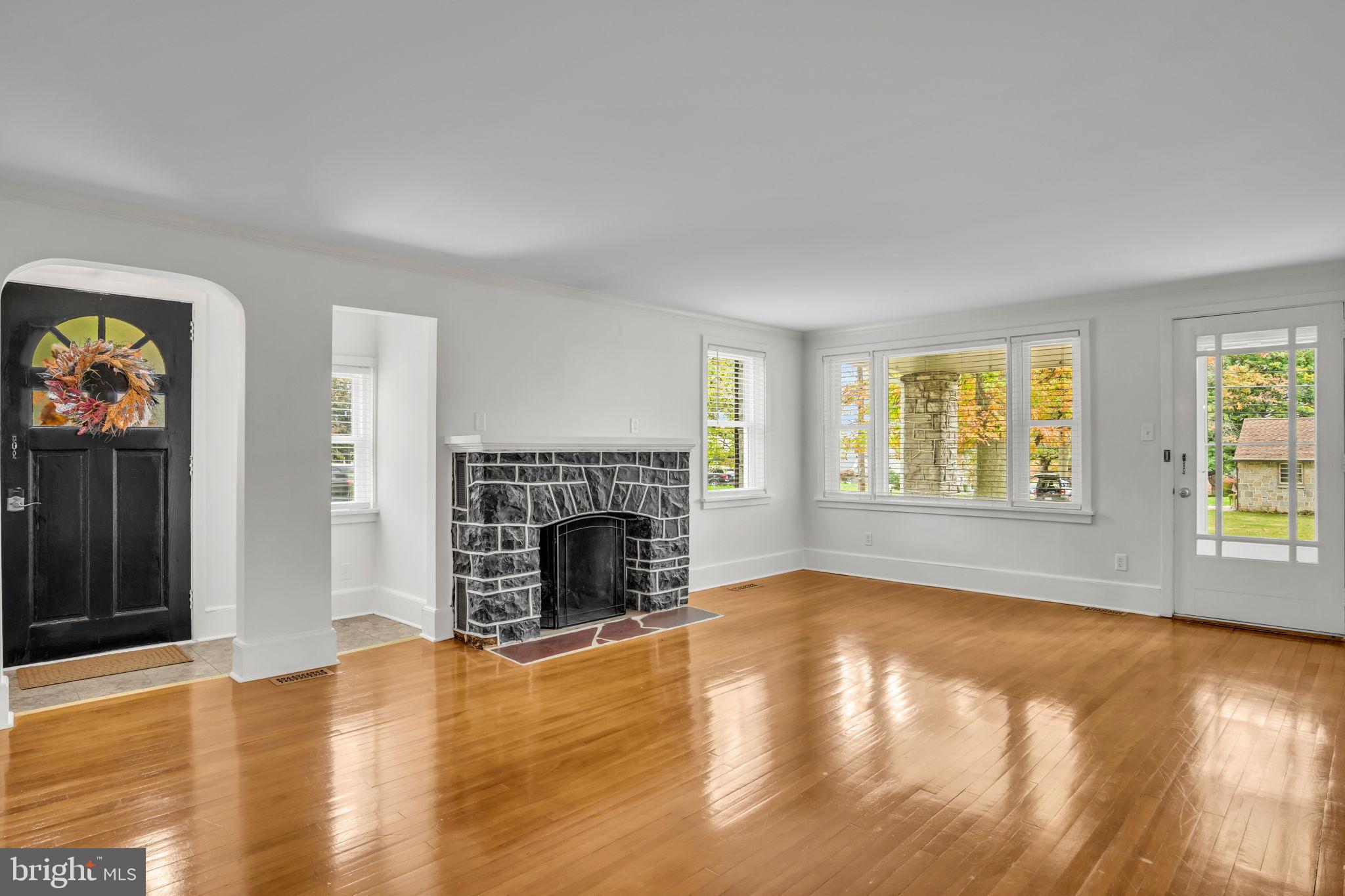 POINT RIDGE FARMS - Residential