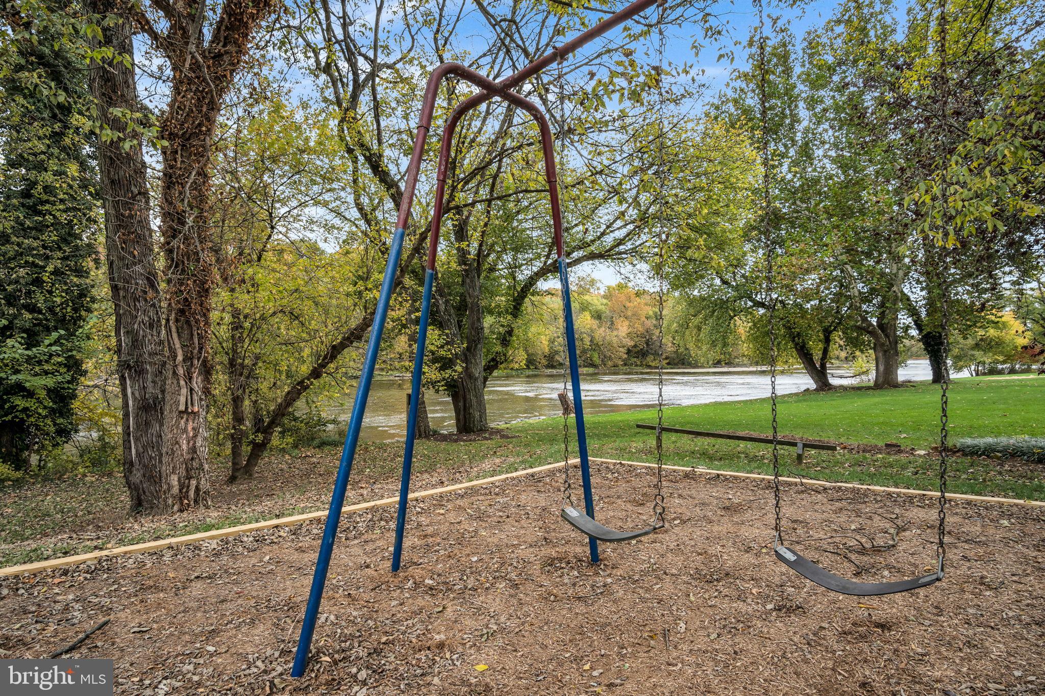 POINT RIDGE FARMS - Residential