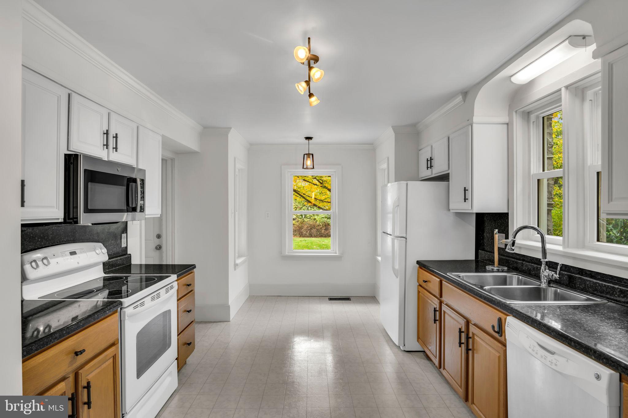 POINT RIDGE FARMS - Residential