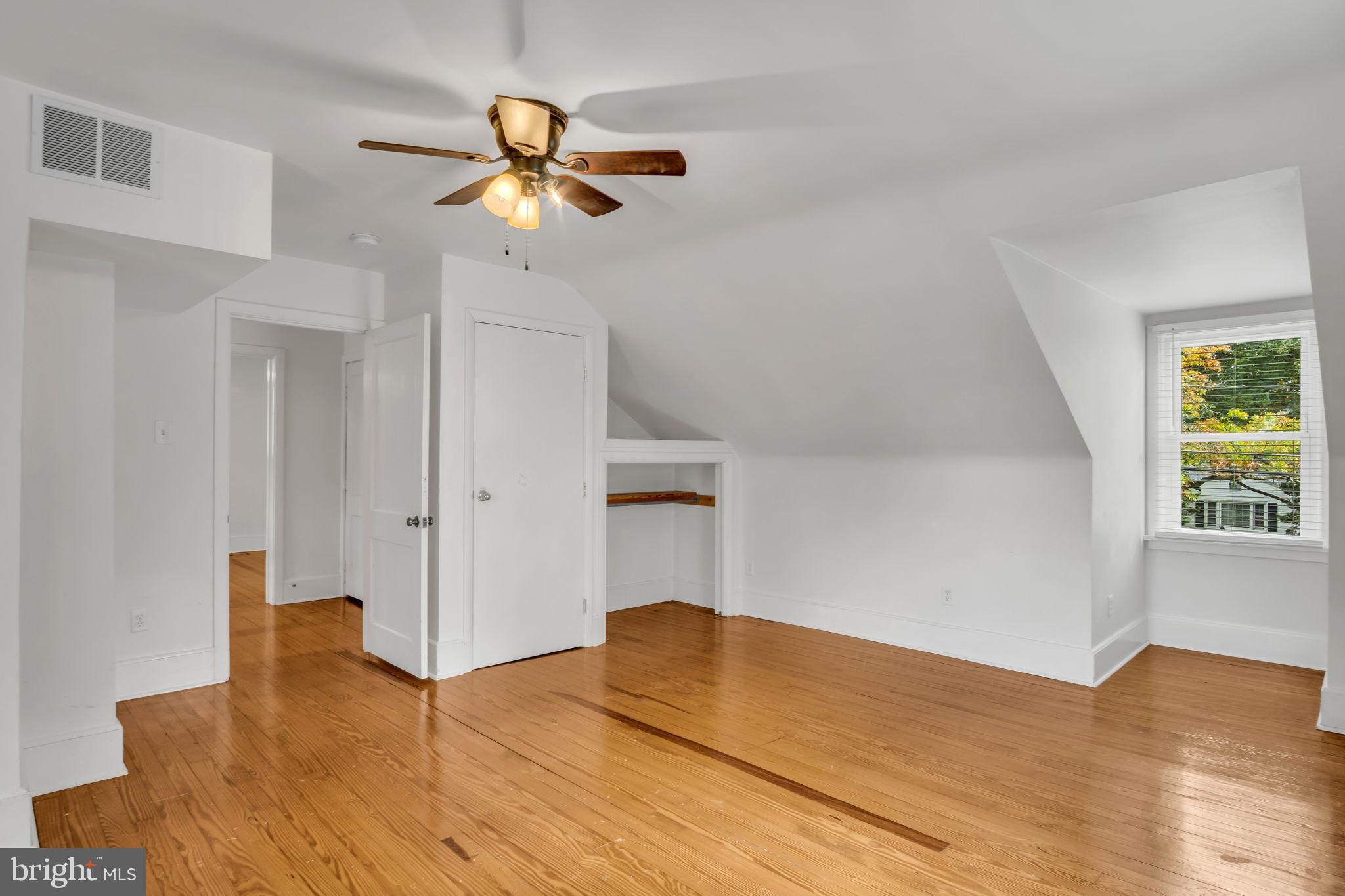 POINT RIDGE FARMS - Residential