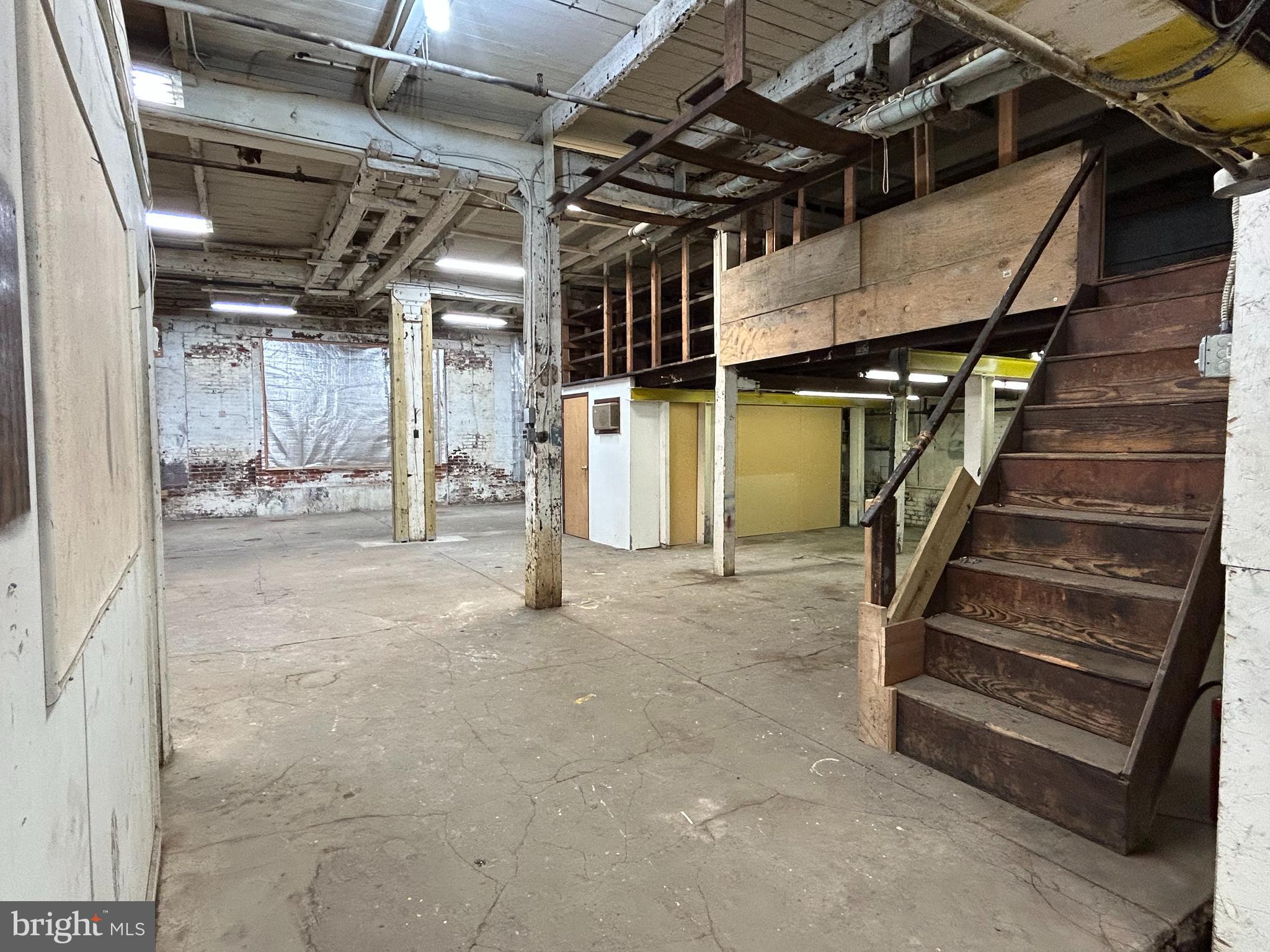 HARROWGATE - Commercial Sale