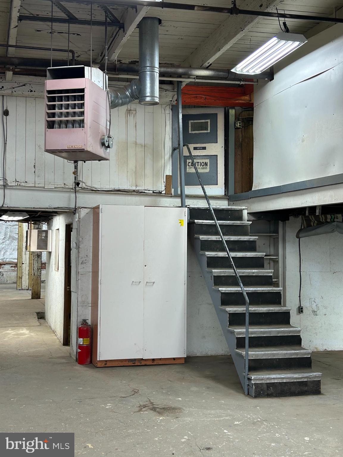 HARROWGATE - Commercial Sale