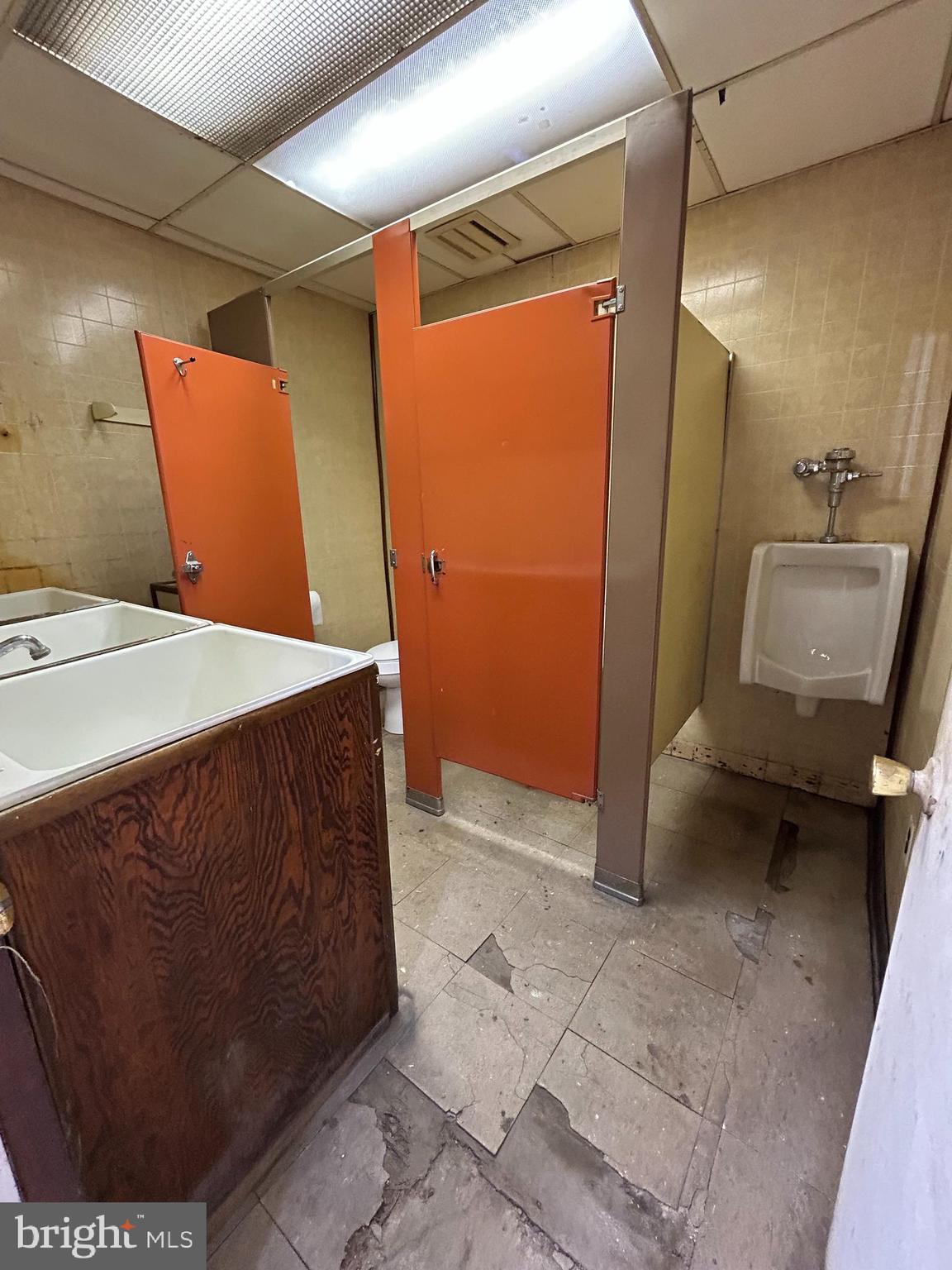 HARROWGATE - Commercial Sale