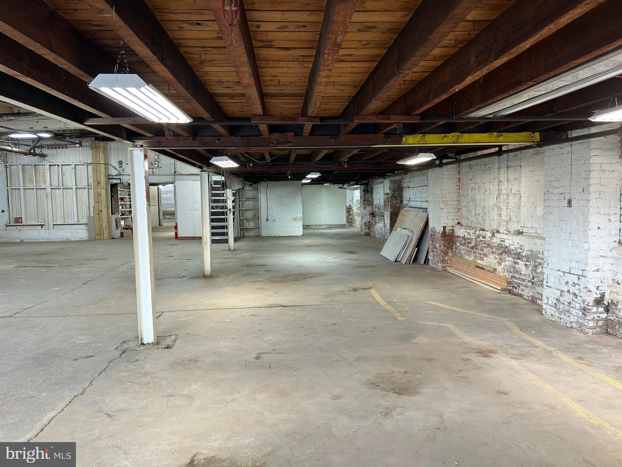 HARROWGATE - Commercial Sale