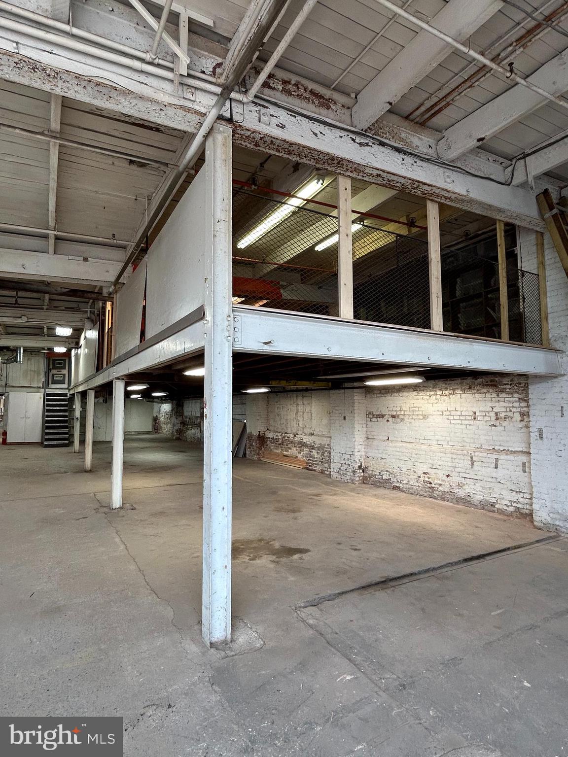 HARROWGATE - Commercial Sale