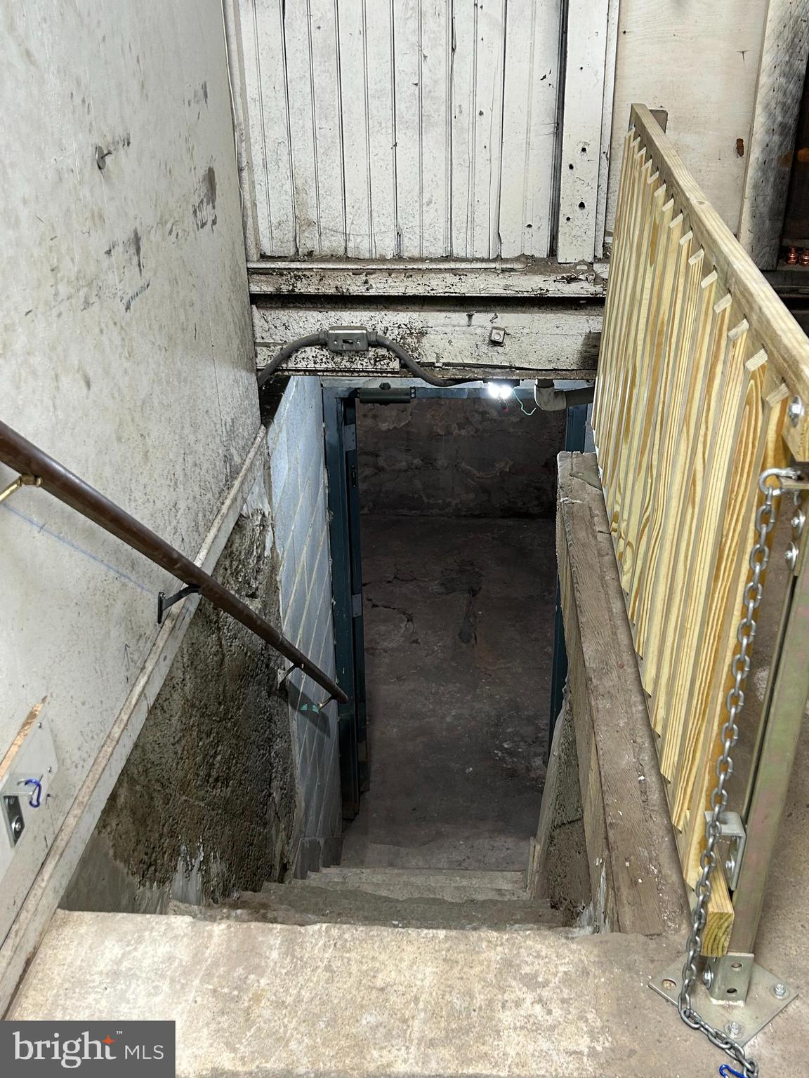 HARROWGATE - Commercial Sale