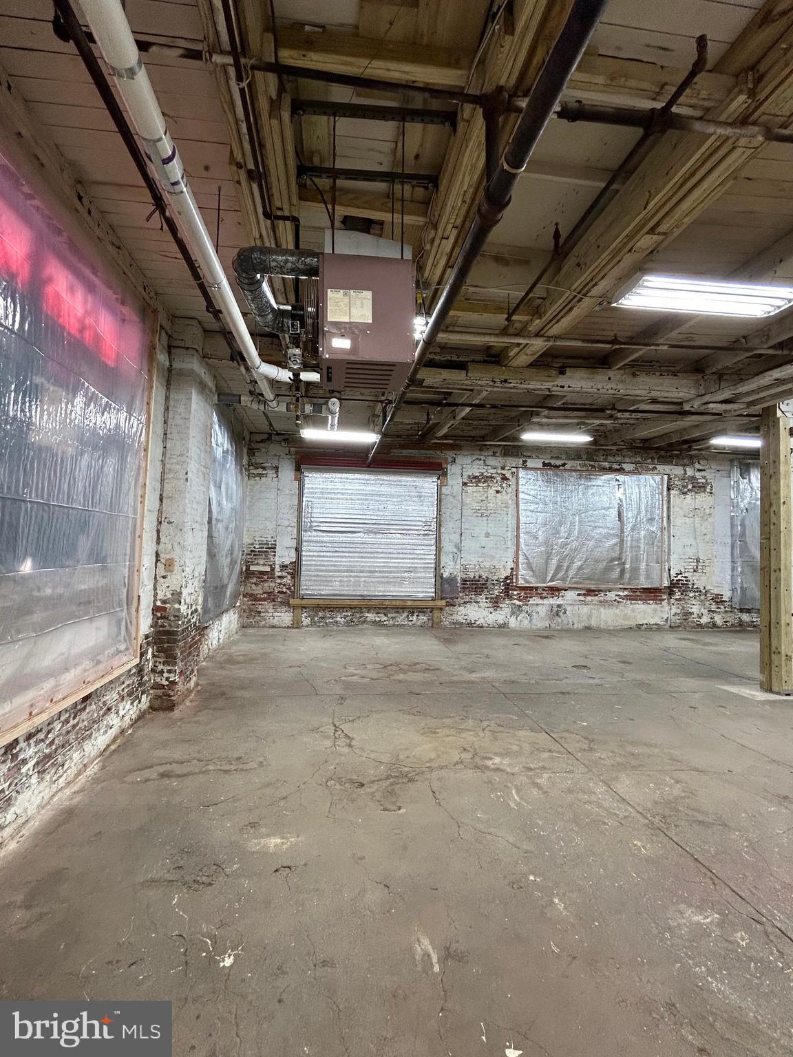 HARROWGATE - Commercial Sale