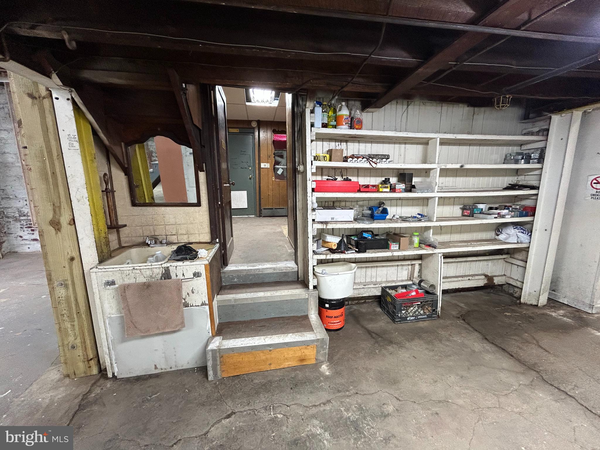 HARROWGATE - Commercial Sale