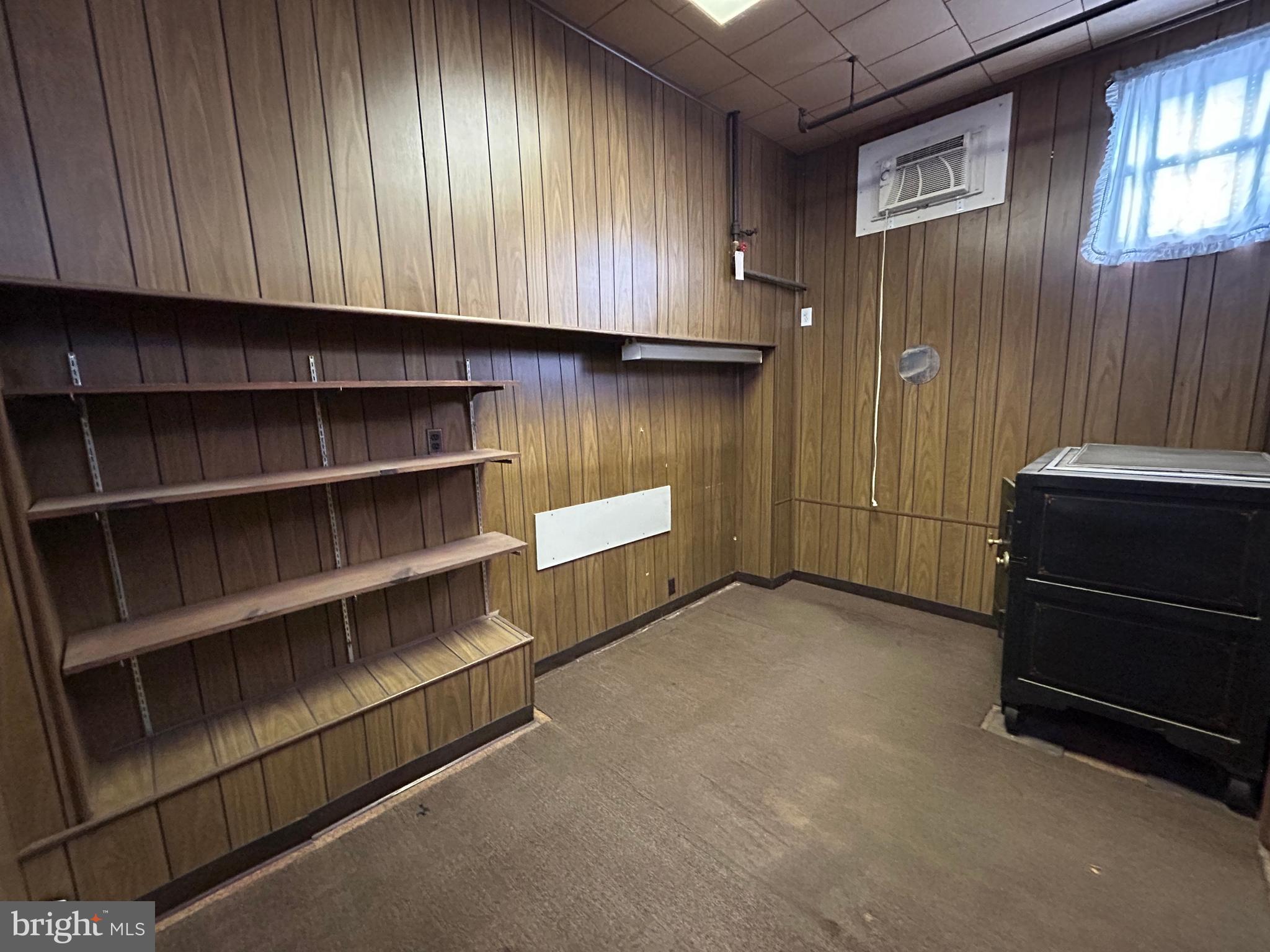 HARROWGATE - Commercial Sale