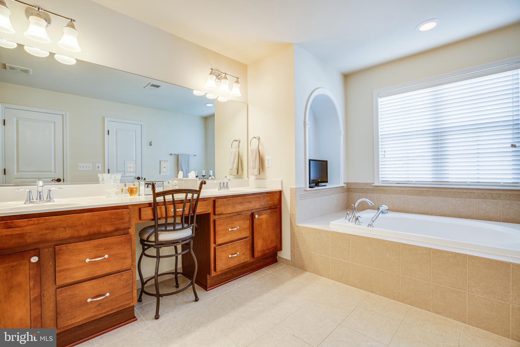 HILLS OF AQUIA - Residential