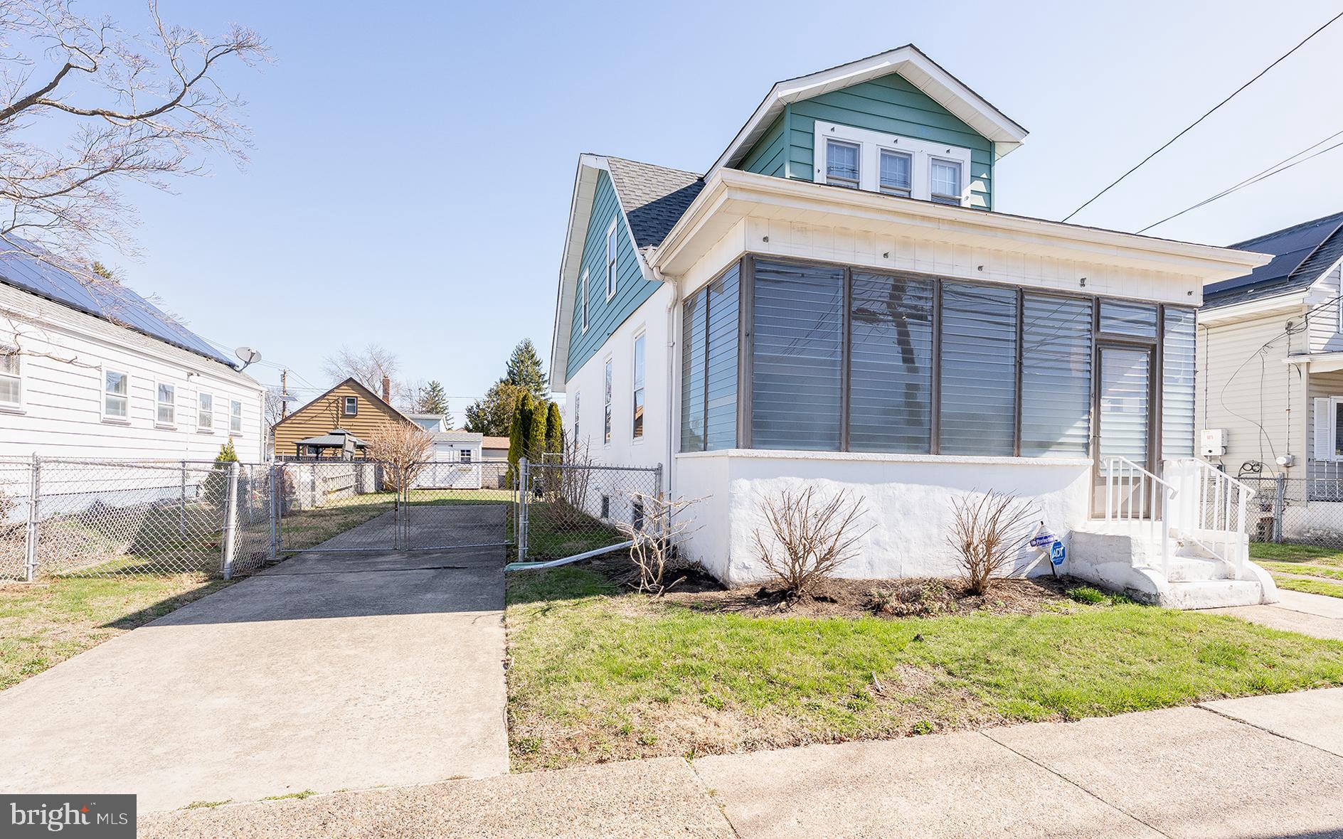10 EMELINE AVENUE