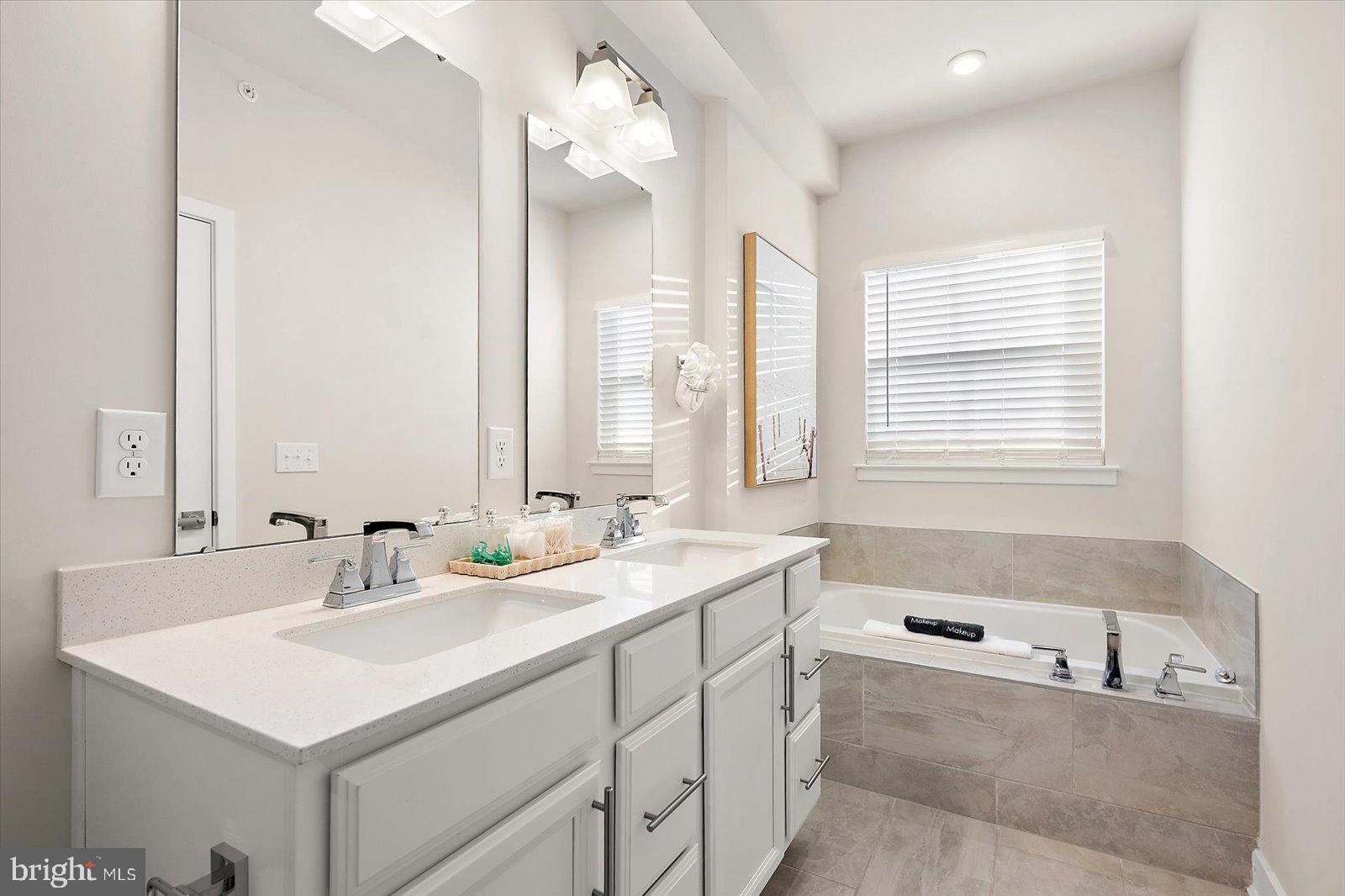 BAYSIDE - Residential