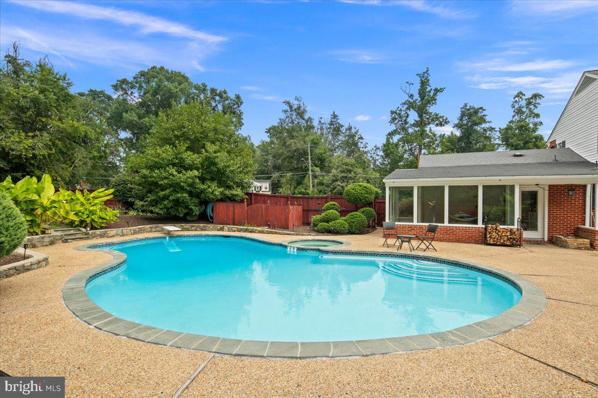 4601 TARPON LANE
