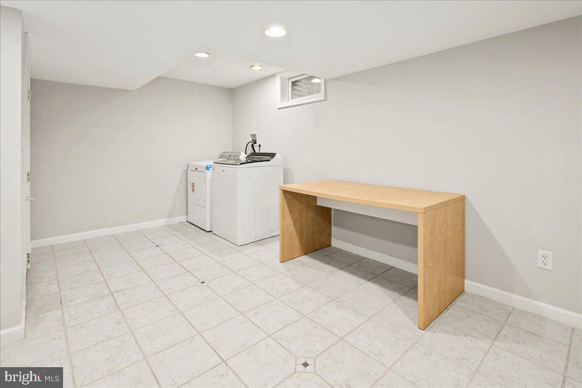 YACHT HAVEN ESTATES - Residential