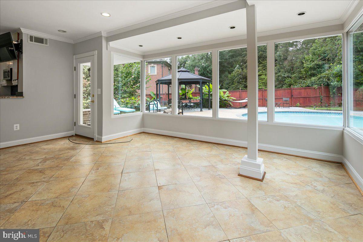 YACHT HAVEN ESTATES - Residential