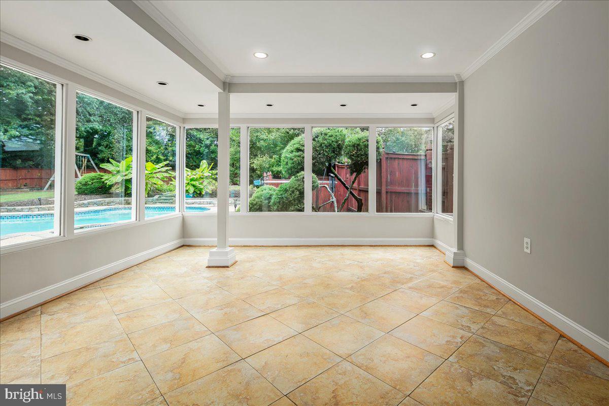 YACHT HAVEN ESTATES - Residential