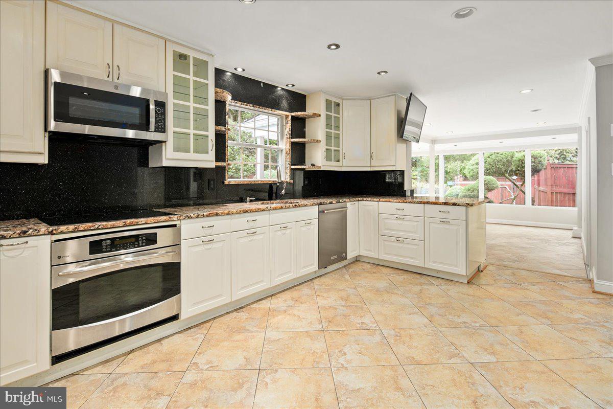 YACHT HAVEN ESTATES - Residential