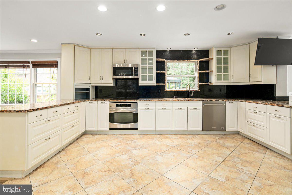 YACHT HAVEN ESTATES - Residential