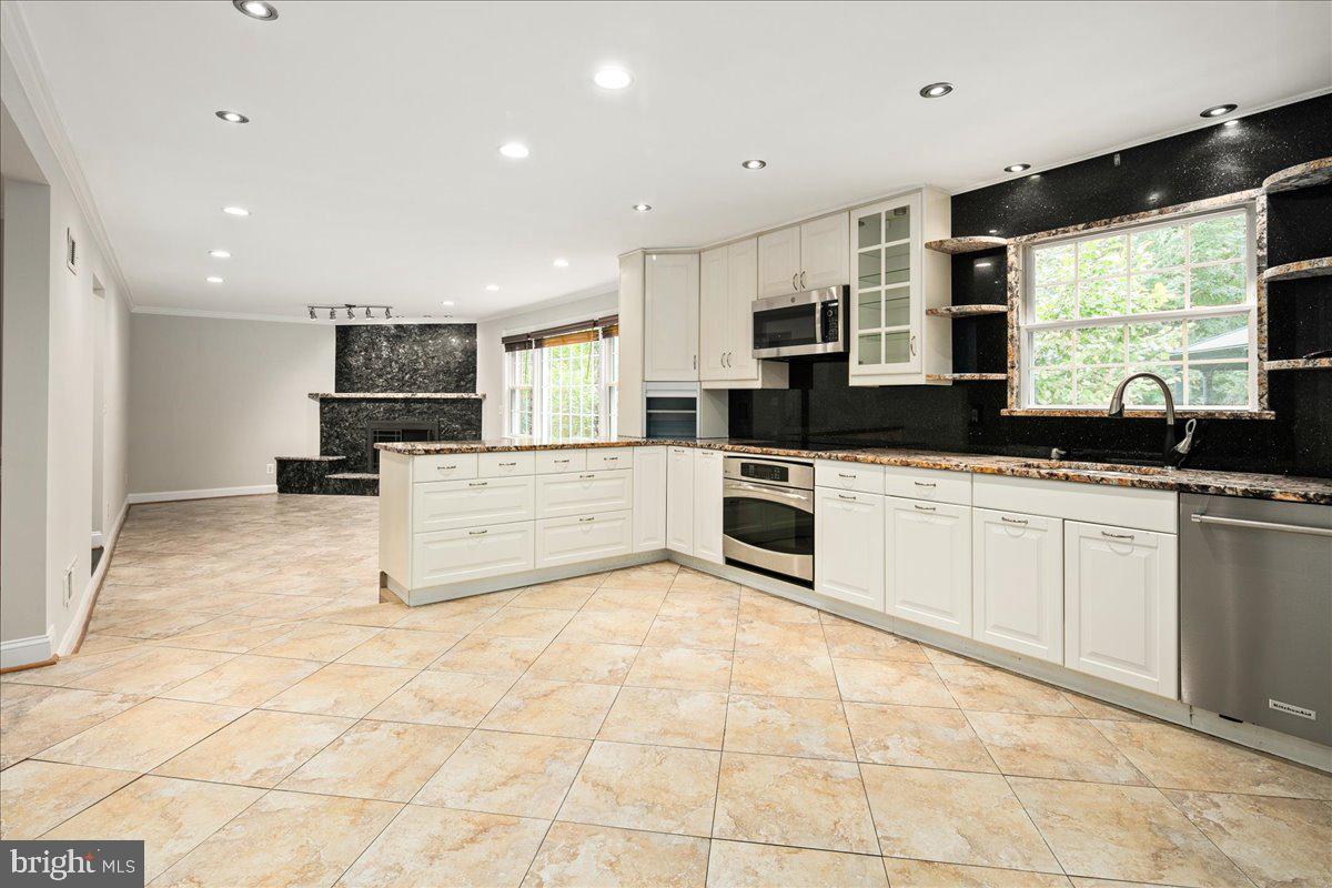 YACHT HAVEN ESTATES - Residential