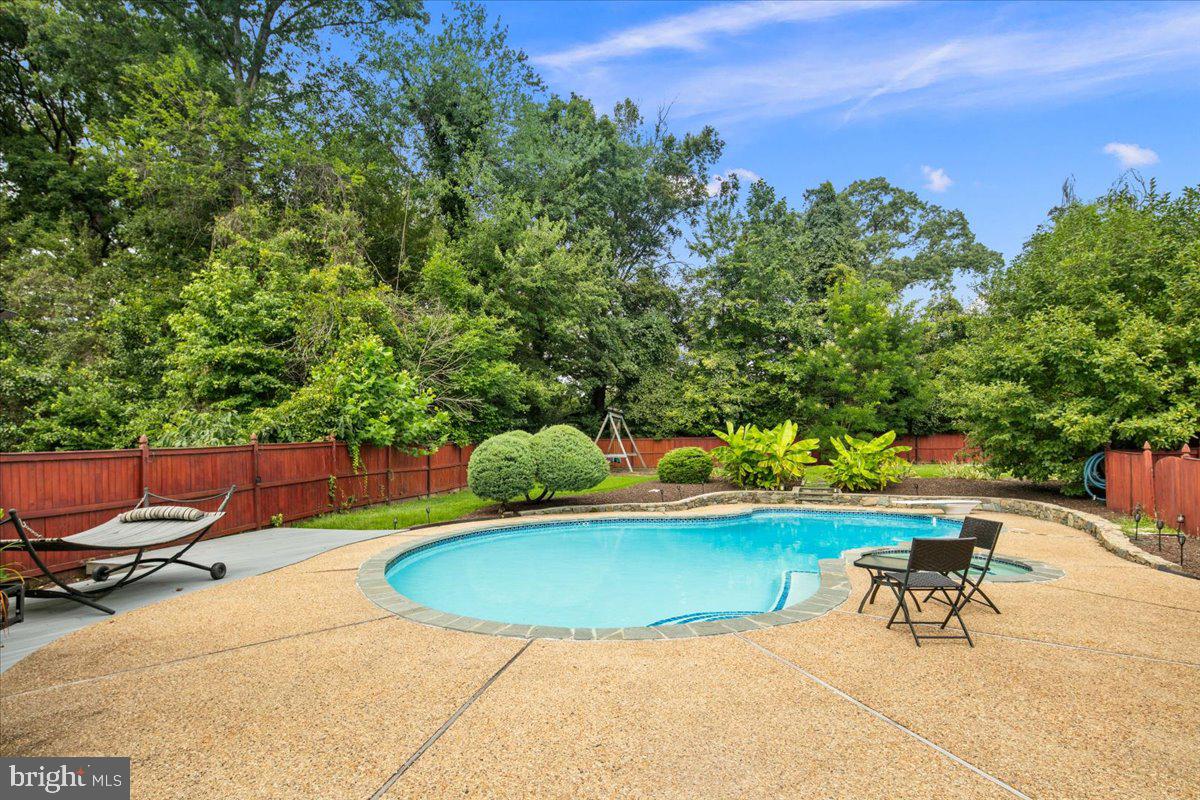 4601 TARPON LANE