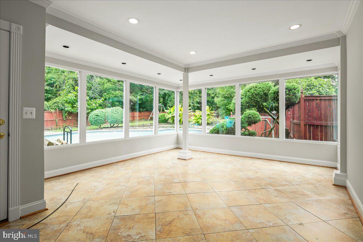 YACHT HAVEN ESTATES - Residential