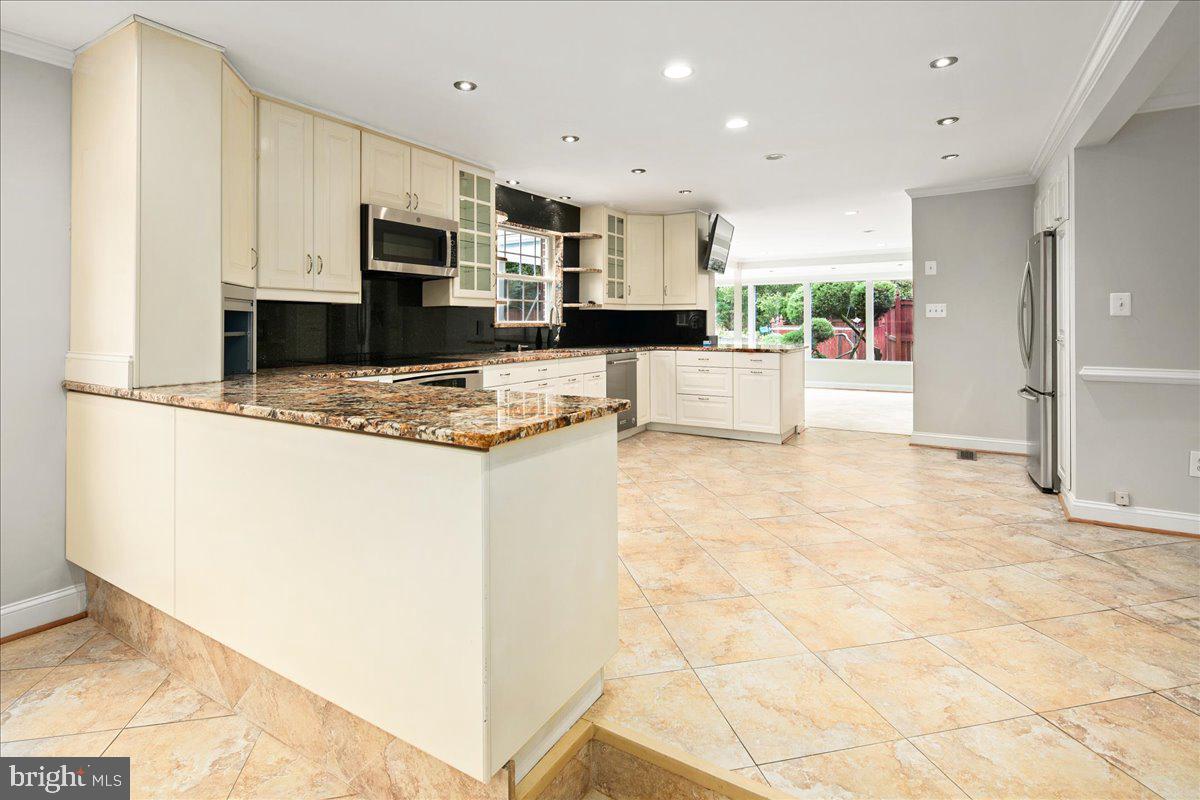 YACHT HAVEN ESTATES - Residential