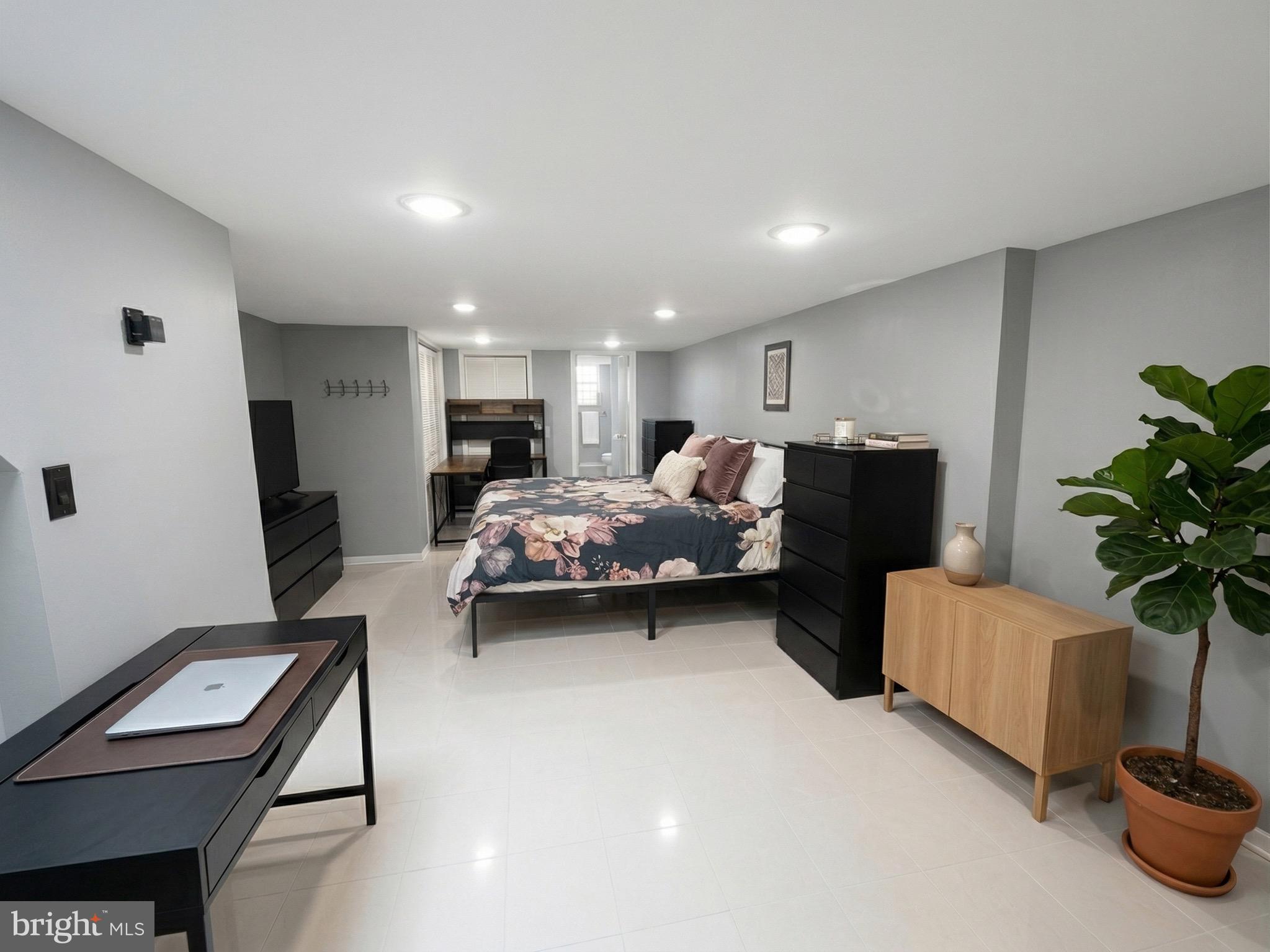 MAYFAIR - Residential