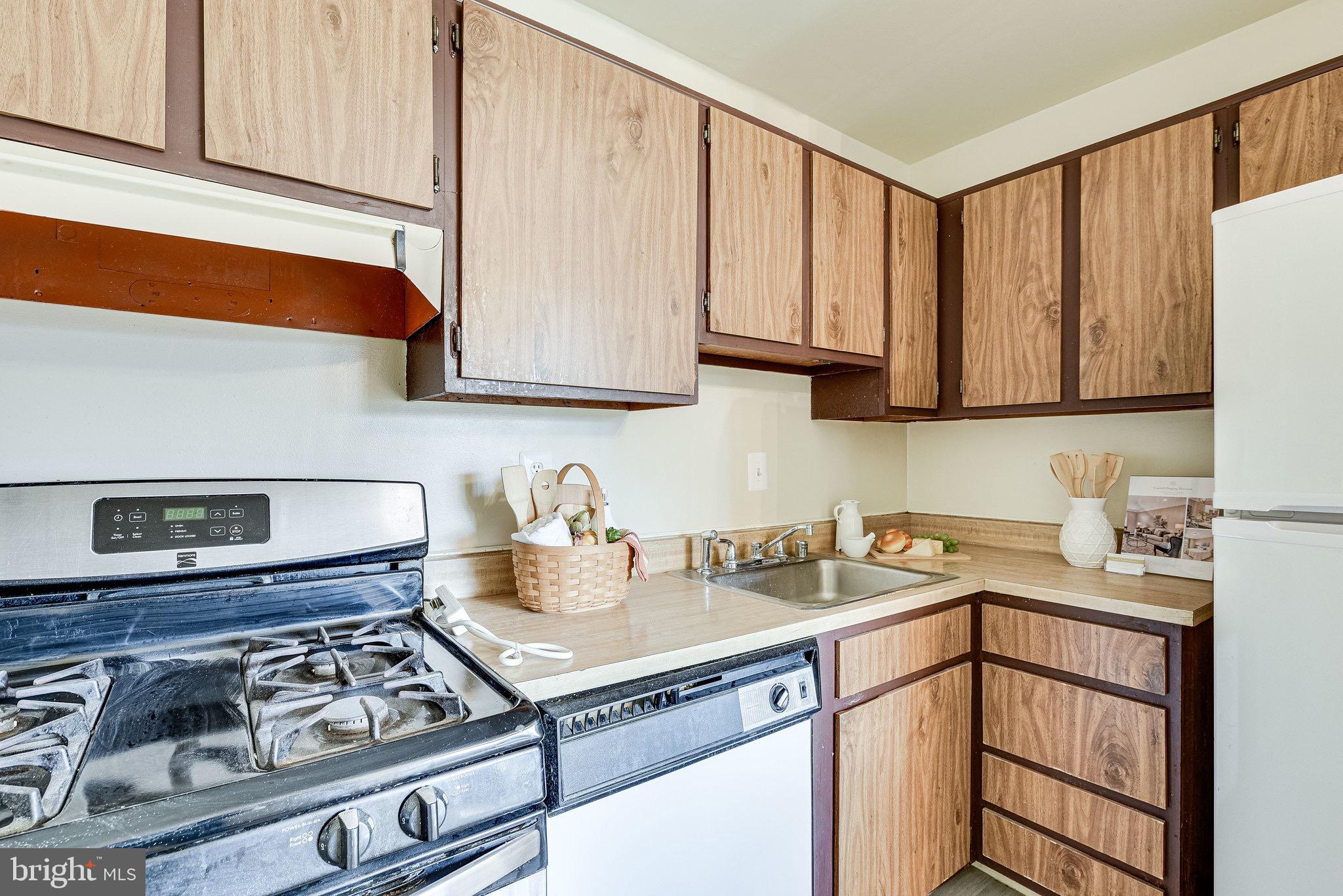 LITTLE RIVER SQ COND - Residential