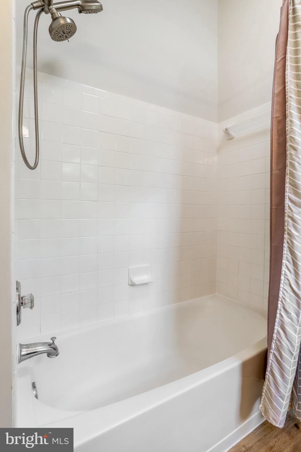 NORAIR-PLAT 1> - Residential