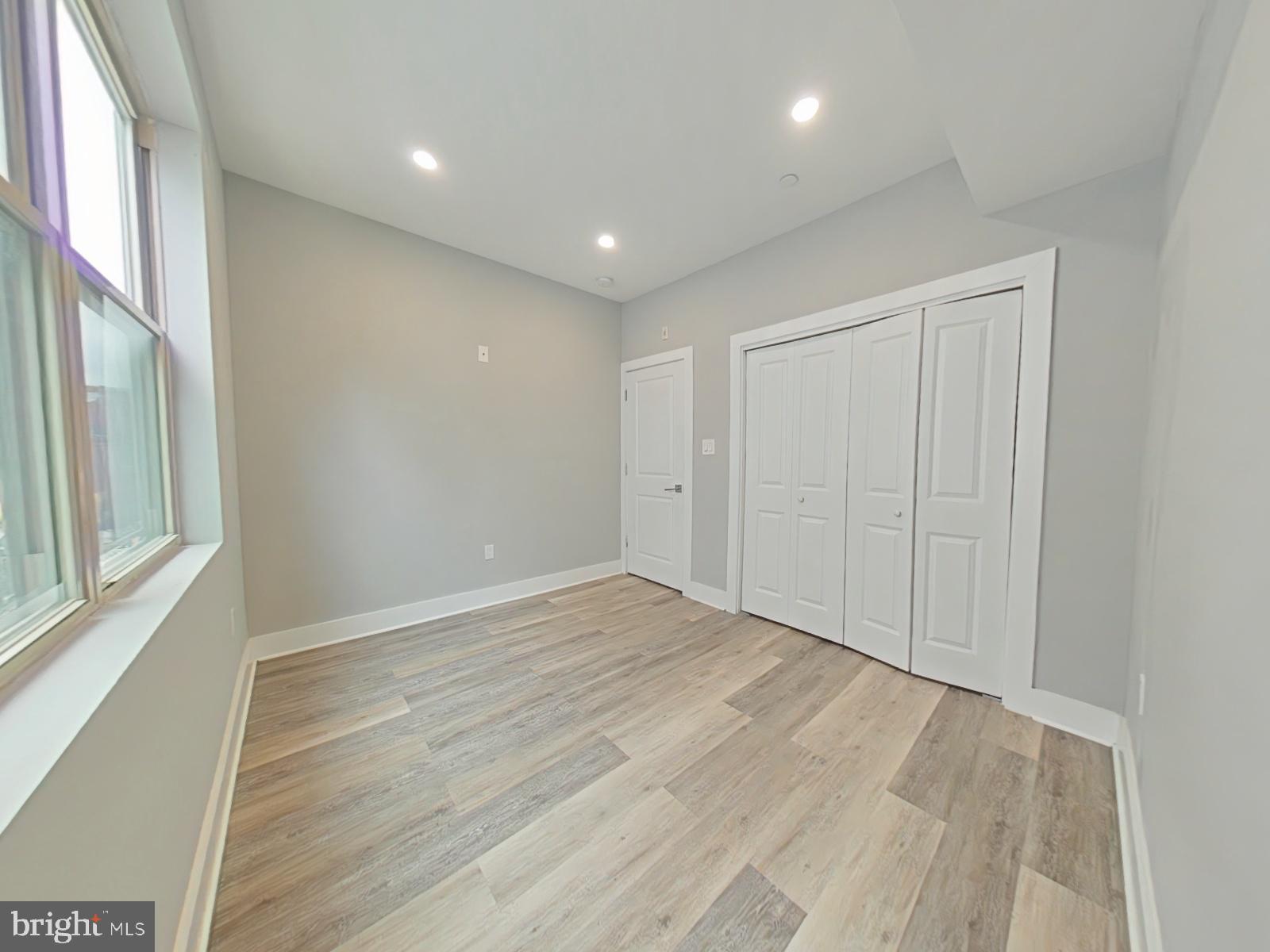 SHARSWOOD - Residential
