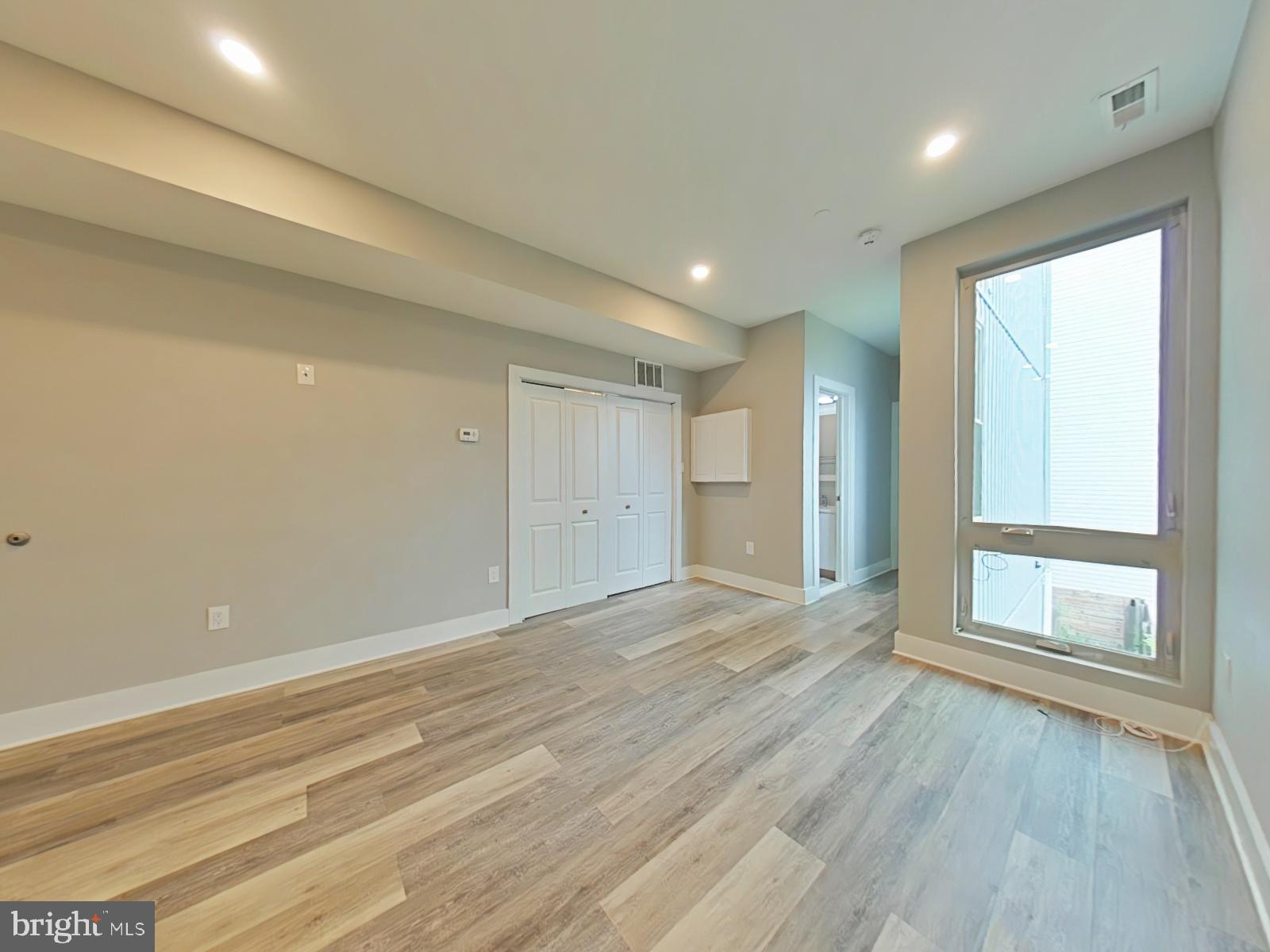 SHARSWOOD - Residential