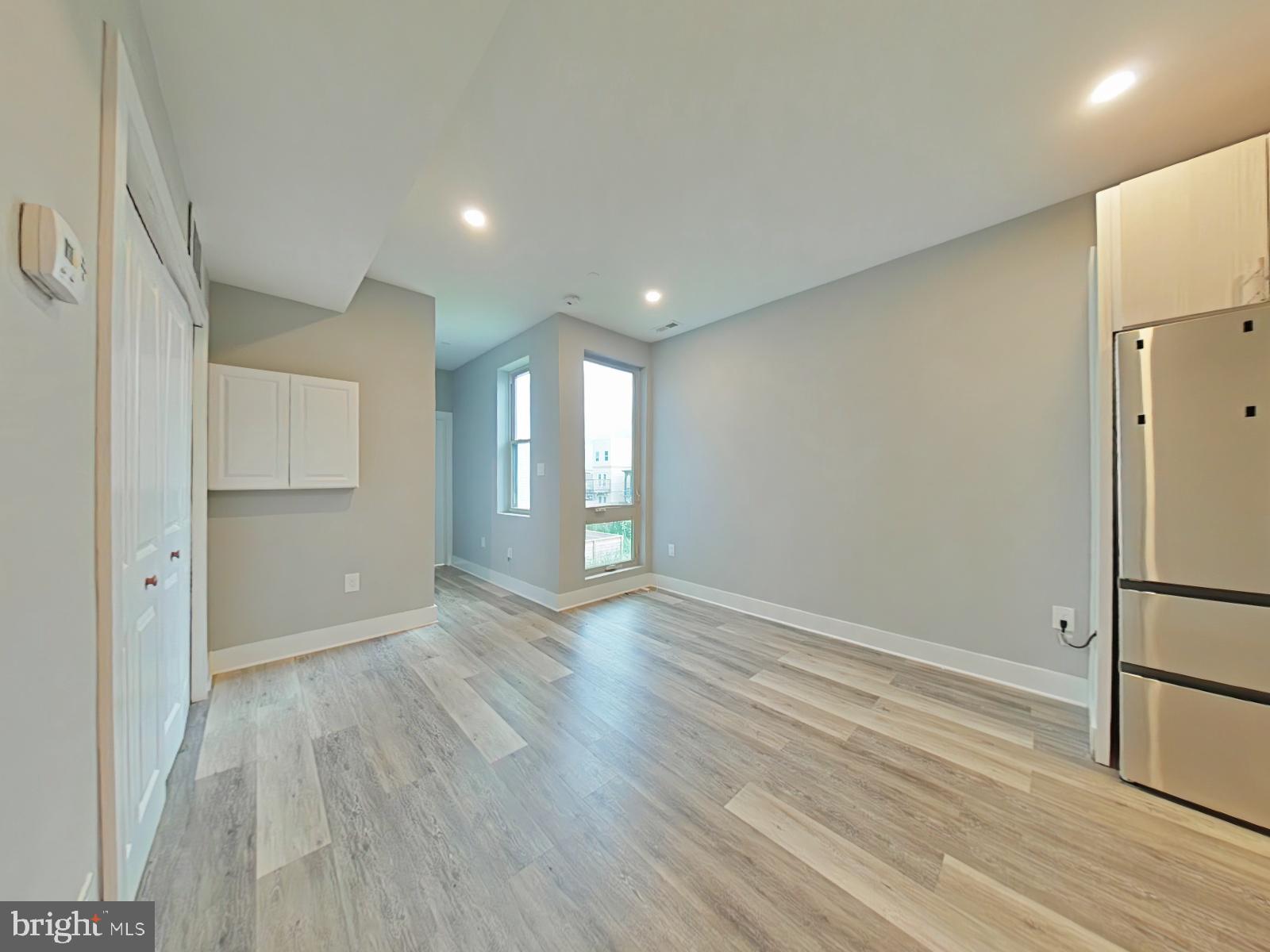 SHARSWOOD - Residential