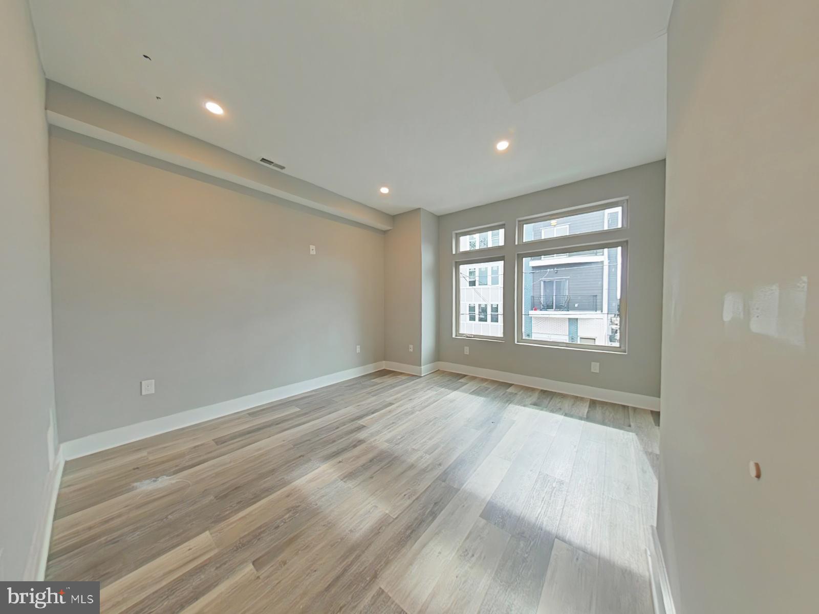 SHARSWOOD - Residential