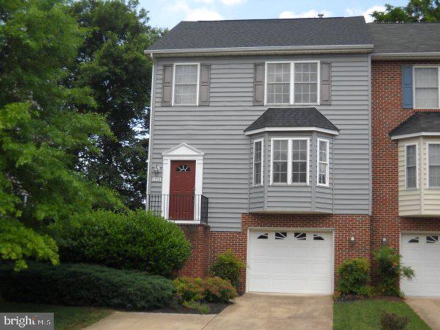 Three bedroom 2.5 bath duplex in Orchard Hill close to end of Cidermill Lane, carpet/vinyl floor covering, stove, refrigerator, dishwasher, microwave in galley style kitchen, corner natural gas fireplace,  large laundry room with washer/dryer hookup, one car garage, deck off dining room with landscaped back yard, sitting area at back of yard Application in one person's name, credit score of 650+, no judgments, suits or collections, no smoking/vaping, etc. Income requirement 25-30% of yearly rent